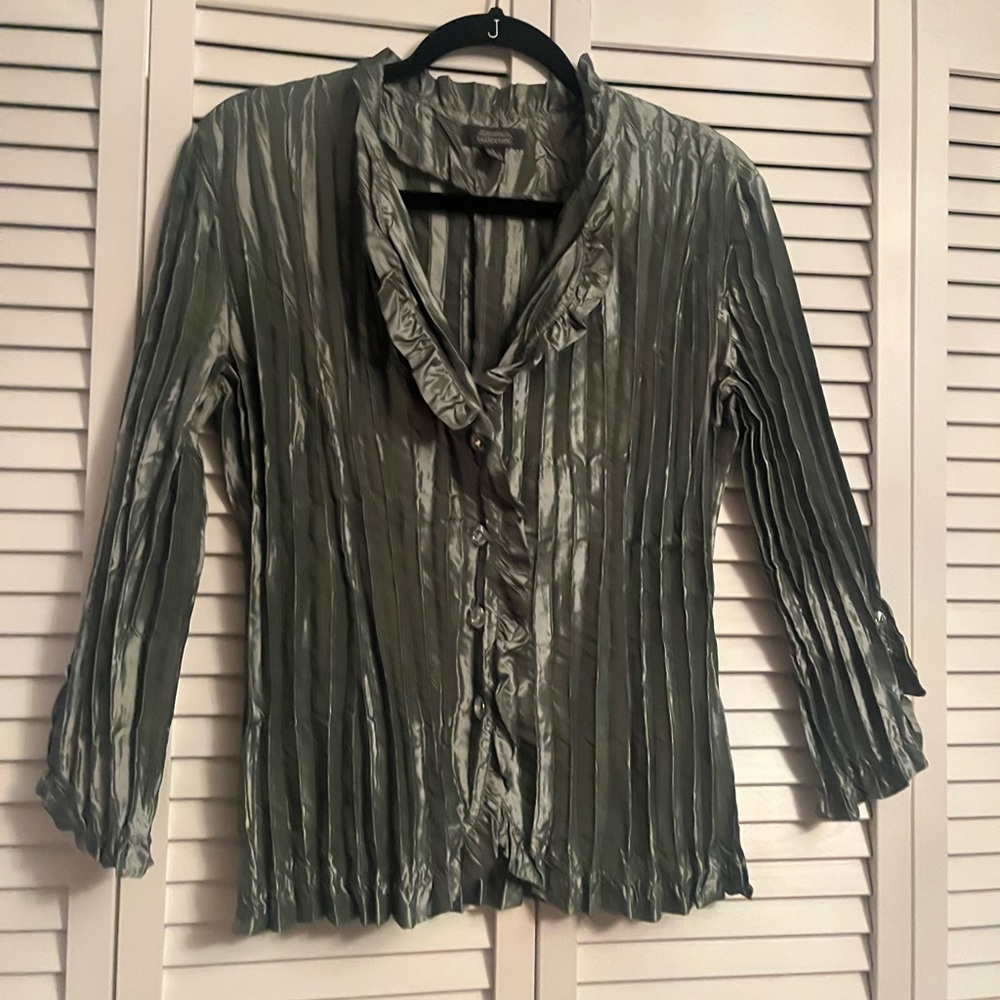 Dressbarn Silver Gray Ruffled Blouse with Cuffed Sleeves